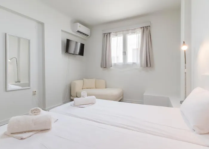 A Tinian 2 3* Tínos